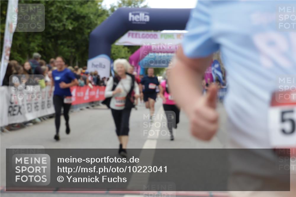 06.09.2026 - CURREX Alsterlauf Yannick Fuchs http://msf.ph/oto/10223041 06.09.2026 10:11:56 Ziel 2110, 2192, 3198, 3662, 3663, 3776, 3777, 4276, 4653, 4787, 4790, 5197, 5292, 6467, 8165, 8166 meine-sportfotos.de
