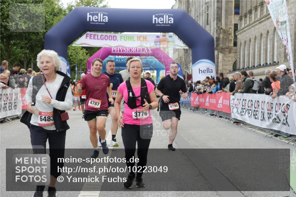 06.09.2026 - CURREX Alsterlauf Yannick Fuchs http://msf.ph/oto/10223049 06.09.2026 10:11:58 Ziel 2110, 3198, 3776, 3777, 4223, 4653, 4787, 4790, 5197, 5292, 6467 meine-sportfotos.de
