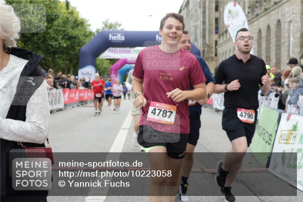 06.09.2026 - CURREX Alsterlauf Yannick Fuchs http://msf.ph/oto/10223058 06.09.2026 10:12:01 Ziel 3198, 3761, 3776, 3777, 4223, 4653, 4787, 4790, 4946, 5292 meine-sportfotos.de