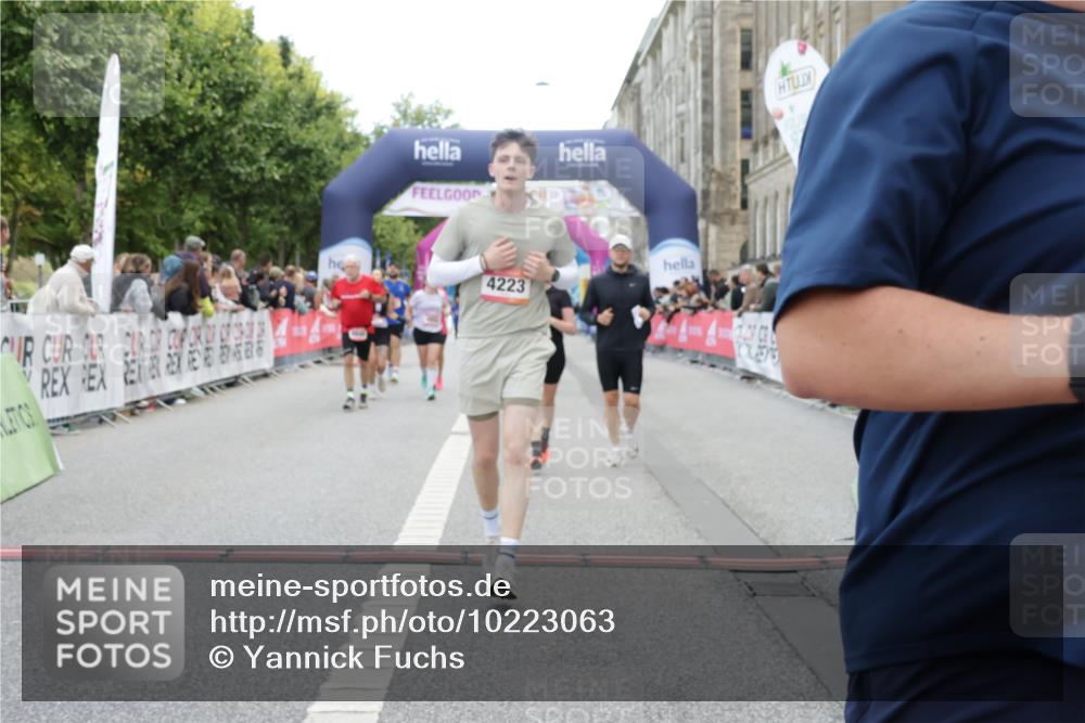 06.09.2026 - CURREX Alsterlauf Yannick Fuchs http://msf.ph/oto/10223063 06.09.2026 10:12:02 Ziel 3198, 3557, 3761, 3776, 3777, 4223, 4653, 4787, 4790, 4946, 4957, 4958, 5292 meine-sportfotos.de