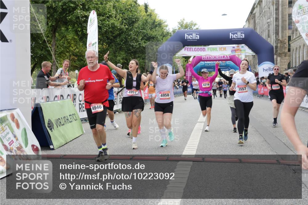 06.09.2026 - CURREX Alsterlauf Yannick Fuchs http://msf.ph/oto/10223092 06.09.2026 10:12:06 Ziel 3108, 3128, 3198, 3557, 3761, 3776, 3777, 4215, 4216, 4223, 4787, 4790, 4946, 4957, 4958, 6271 meine-sportfotos.de