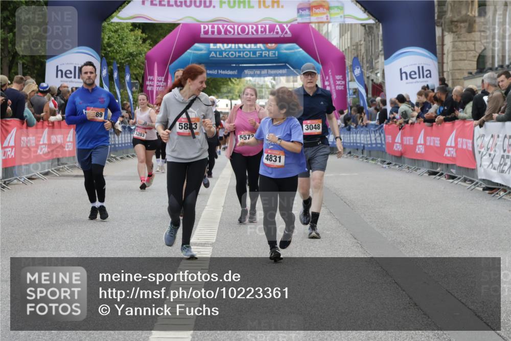 06.09.2026 - CURREX Alsterlauf Yannick Fuchs http://msf.ph/oto/10223361 06.09.2026 10:12:18 Ziel 3048, 3111, 3601, 4063, 4831, 4948, 5573, 5883, 5889 meine-sportfotos.de