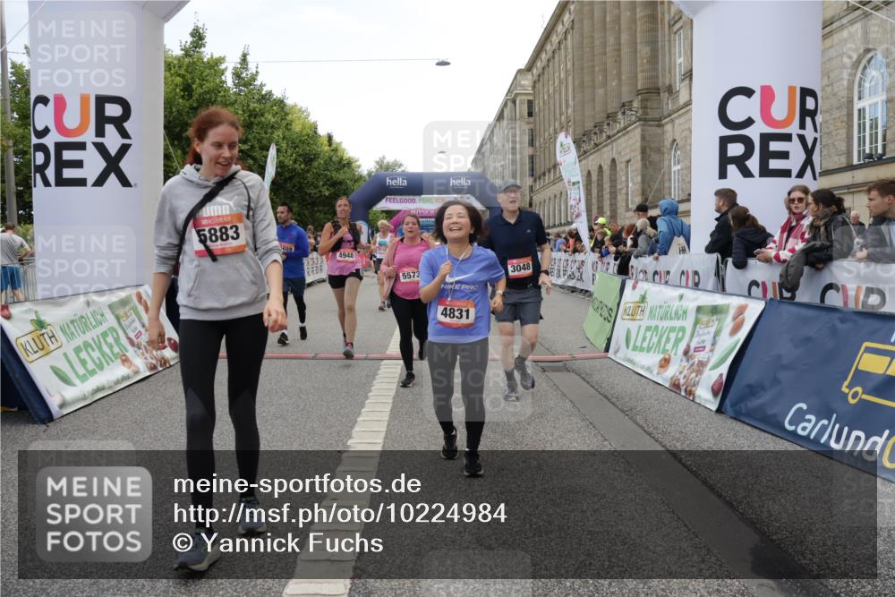 06.09.2026 - CURREX Alsterlauf Yannick Fuchs http://msf.ph/oto/10224984 06.09.2026 10:12:22 Ziel 3048, 3111, 3112, 4063, 4831, 4948, 5203, 5573, 5883, 5889, 6266 meine-sportfotos.de