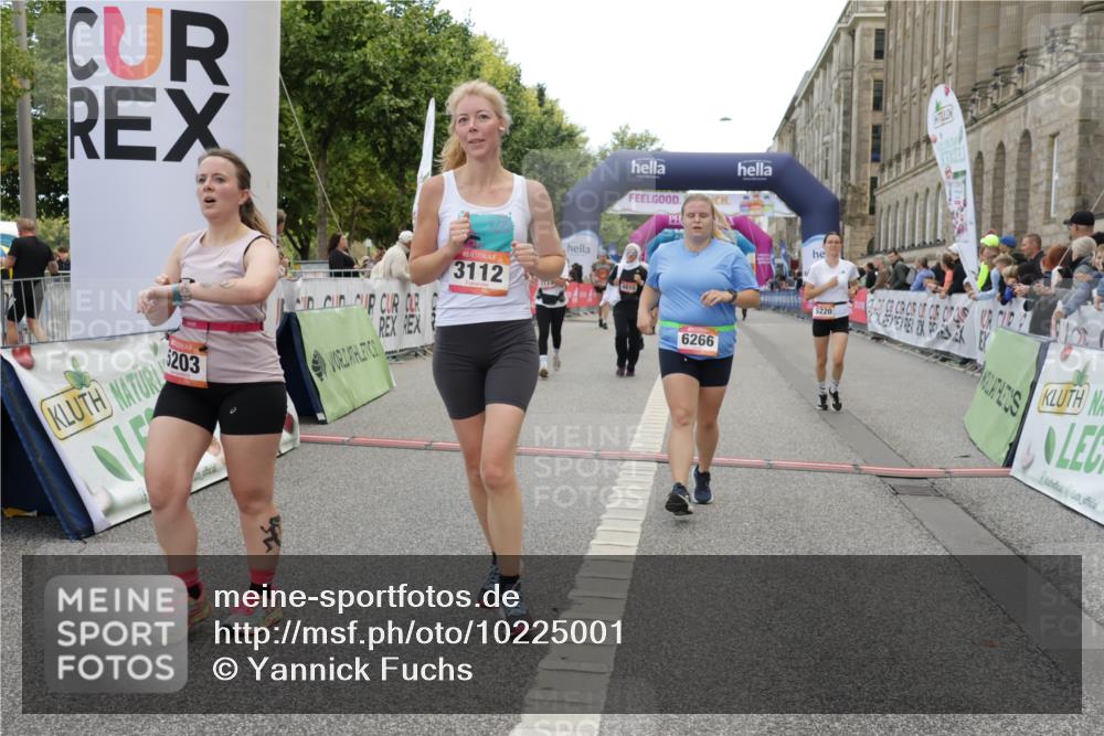 06.09.2026 - CURREX Alsterlauf Yannick Fuchs http://msf.ph/oto/10225001 06.09.2026 10:12:26 Ziel 3048, 3112, 3173, 4810, 4831, 4948, 5185, 5203, 5220, 5285, 5573, 5883, 5889, 6266 meine-sportfotos.de