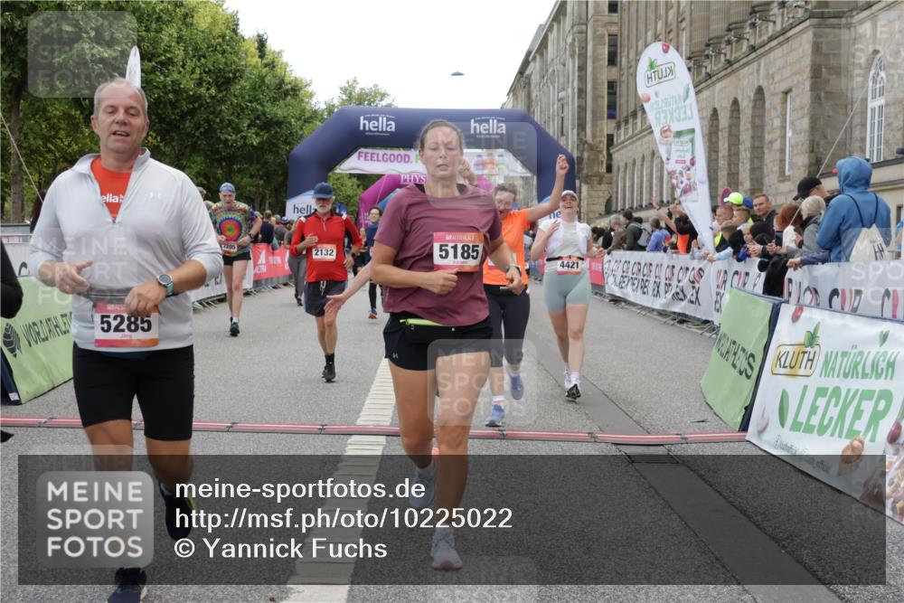 06.09.2026 - CURREX Alsterlauf Yannick Fuchs http://msf.ph/oto/10225022 06.09.2026 10:12:31 Ziel 2132, 2205, 3112, 3173, 3244, 3245, 4421, 4810, 4975, 4976, 5185, 5203, 5220, 5285, 6094, 6266 meine-sportfotos.de