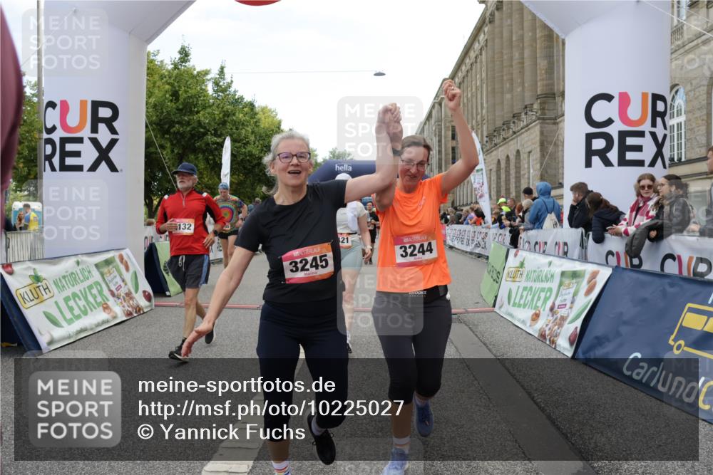 06.09.2026 - CURREX Alsterlauf Yannick Fuchs http://msf.ph/oto/10225027 06.09.2026 10:12:33 Ziel 2132, 2205, 3173, 3244, 3245, 3616, 3710, 4421, 4810, 4975, 4976, 5185, 5220, 5285, 6094, 6237, 6266 meine-sportfotos.de