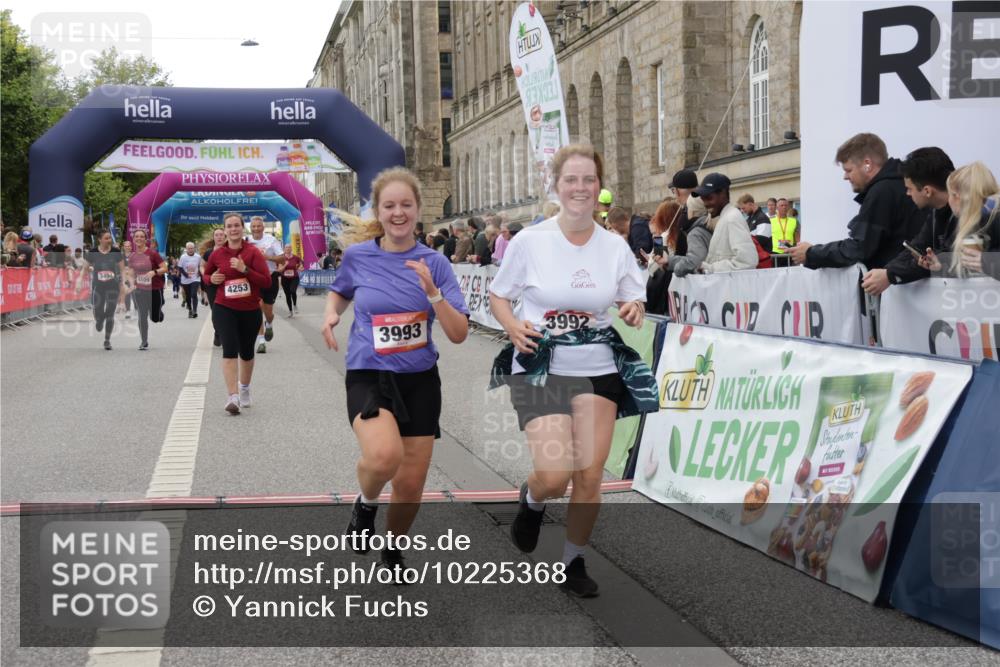 06.09.2026 - CURREX Alsterlauf Yannick Fuchs http://msf.ph/oto/10225368 06.09.2026 10:14:08 Ziel 2800, 2866, 2867, 3494, 3992, 3993, 4109, 4253, 4398, 4595, 4596, 4981, 5506, 5715, 6289 meine-sportfotos.de