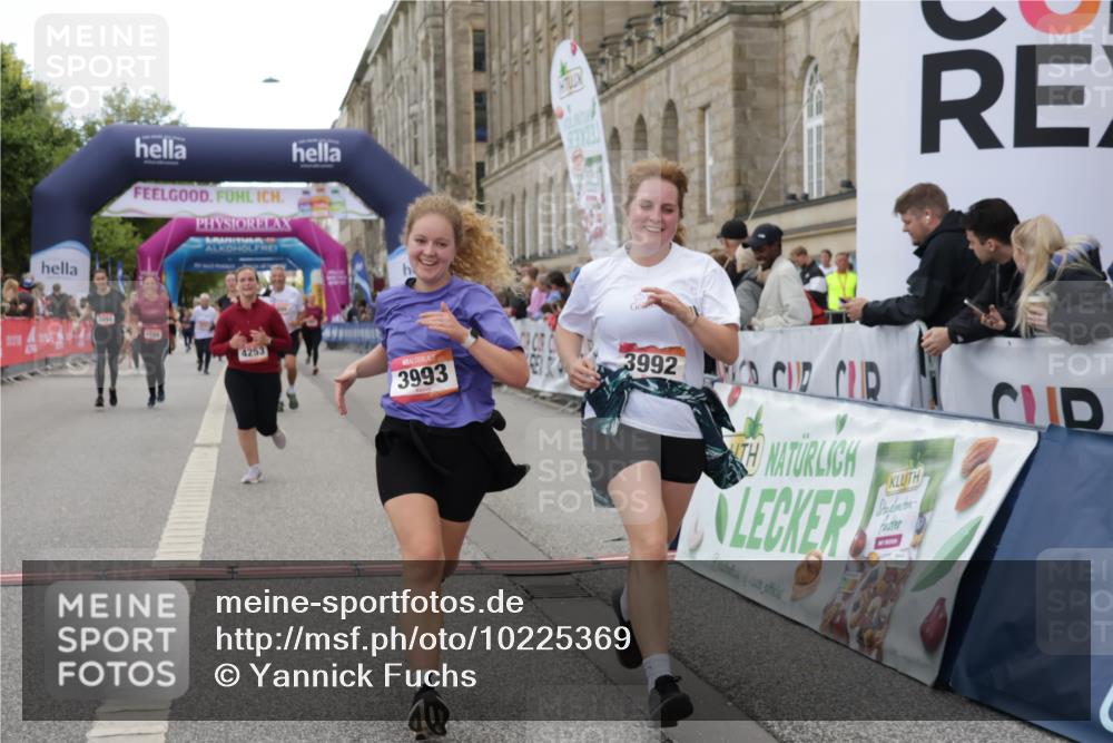 06.09.2026 - CURREX Alsterlauf Yannick Fuchs http://msf.ph/oto/10225369 06.09.2026 10:14:08 Ziel 2800, 2866, 2867, 3494, 3992, 3993, 4109, 4253, 4398, 4595, 4596, 4981, 5506, 5715, 6289 meine-sportfotos.de