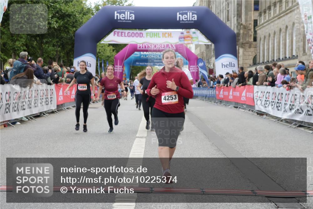 06.09.2026 - CURREX Alsterlauf Yannick Fuchs http://msf.ph/oto/10225374 06.09.2026 10:14:09 Ziel 2800, 2866, 2867, 3494, 3992, 3993, 4109, 4253, 4398, 4595, 4596, 4981, 5506, 5715, 6289 meine-sportfotos.de