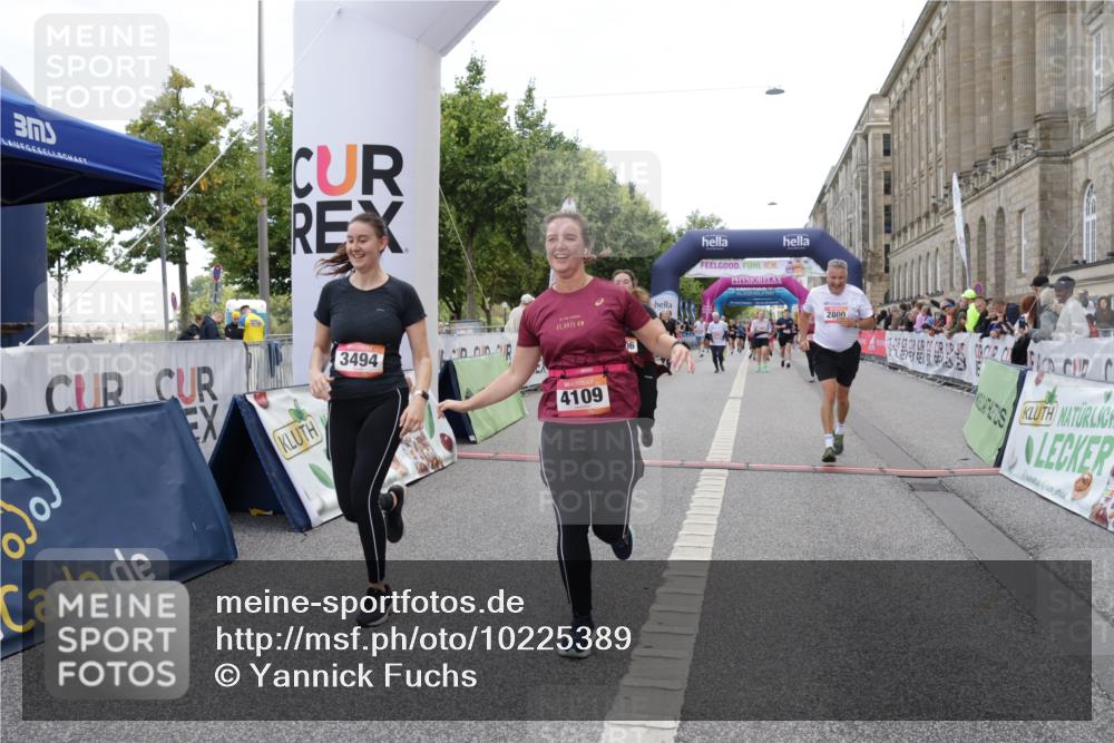 06.09.2026 - CURREX Alsterlauf Yannick Fuchs http://msf.ph/oto/10225389 06.09.2026 10:14:12 Ziel 2800, 2866, 2867, 3494, 3992, 3993, 4109, 4253, 4452, 5506 meine-sportfotos.de