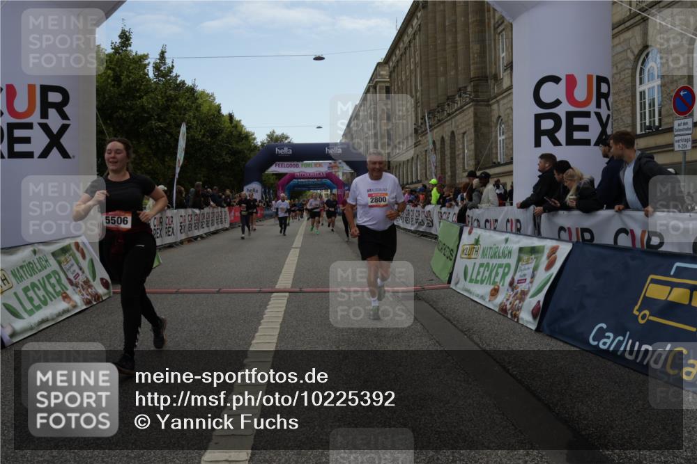 06.09.2026 - CURREX Alsterlauf Yannick Fuchs http://msf.ph/oto/10225392 06.09.2026 10:14:13 Ziel 2800, 2866, 2867, 3494, 3864, 3992, 3993, 4109, 4253, 4452, 5506 meine-sportfotos.de