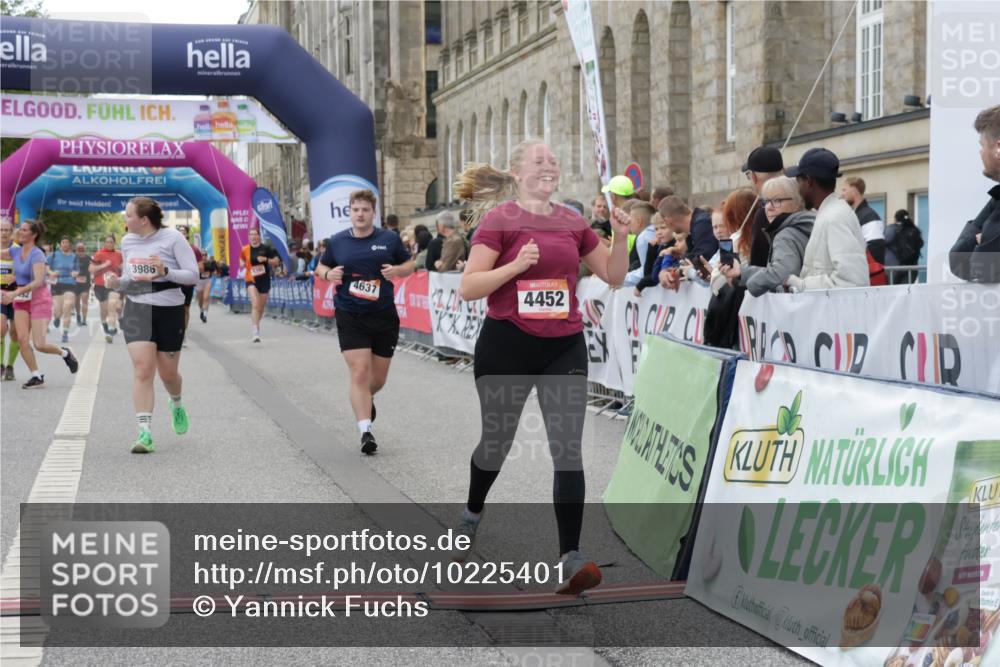 06.09.2026 - CURREX Alsterlauf Yannick Fuchs http://msf.ph/oto/10225401 06.09.2026 10:14:16 Ziel 2800, 3039, 3494, 3864, 3986, 4109, 4253, 4452, 4637, 5183, 5475, 5506 meine-sportfotos.de