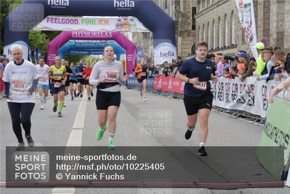 06.09.2026 - CURREX Alsterlauf Yannick Fuchs http://msf.ph/oto/10225405 06.09.2026 10:14:17 Ziel 2800, 3039, 3494, 3513, 3864, 3986, 4109, 4253, 4452, 4637, 5183, 5475, 5506 meine-sportfotos.de
