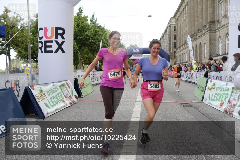06.09.2026 - CURREX Alsterlauf Yannick Fuchs http://msf.ph/oto/10225424 06.09.2026 10:14:22 Ziel 3039, 3418, 3513, 3864, 3986, 4196, 4205, 4452, 4637, 5002, 5183, 5255, 5363, 5395, 5449, 5475, 6052 meine-sportfotos.de