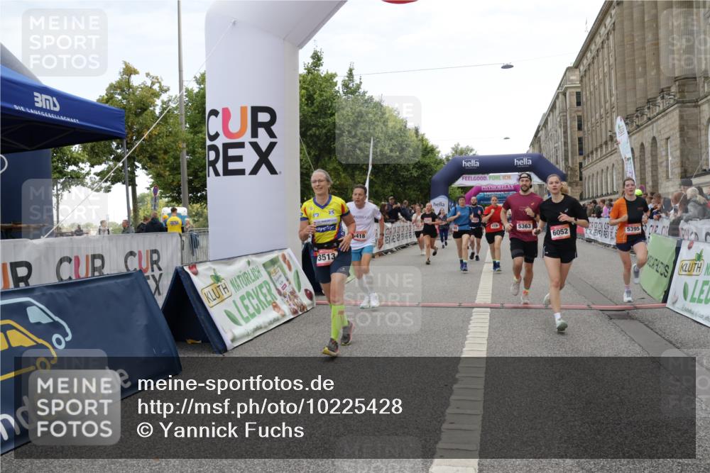 06.09.2026 - CURREX Alsterlauf Yannick Fuchs http://msf.ph/oto/10225428 06.09.2026 10:14:23 Ziel 3039, 3418, 3513, 3864, 3986, 4196, 4205, 4452, 4637, 4885, 5002, 5183, 5255, 5363, 5395, 5449, 5475, 6052 meine-sportfotos.de