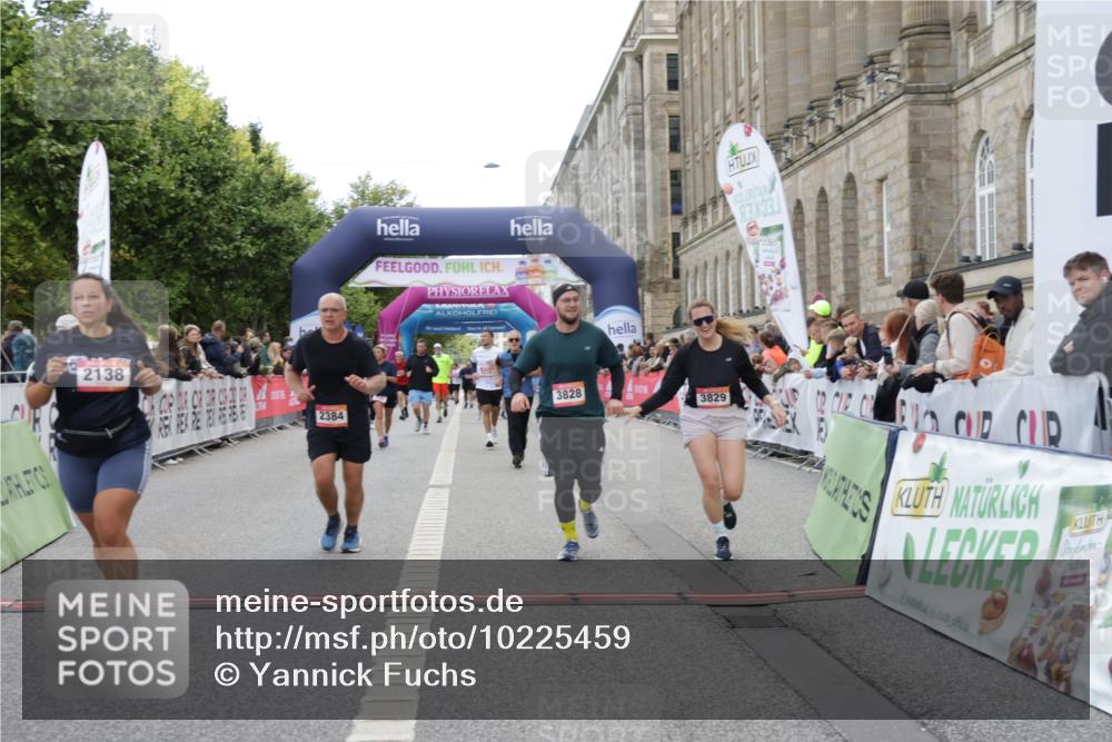 06.09.2026 - CURREX Alsterlauf Yannick Fuchs http://msf.ph/oto/10225459 06.09.2026 10:14:31 Ziel 2138, 2384, 2644, 3829, 4036, 4196, 4205, 4683, 4885, 5002, 5255, 5395, 5449, 6444 meine-sportfotos.de