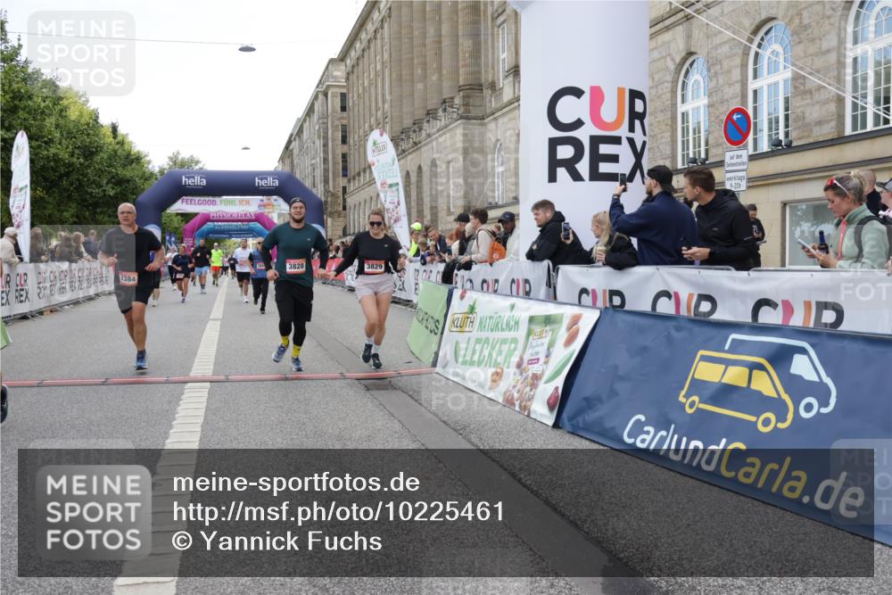 06.09.2026 - CURREX Alsterlauf Yannick Fuchs http://msf.ph/oto/10225461 06.09.2026 10:14:31 Ziel 2138, 2384, 2644, 3829, 4036, 4196, 4205, 4683, 4885, 5002, 5255, 5395, 5449, 6444 meine-sportfotos.de