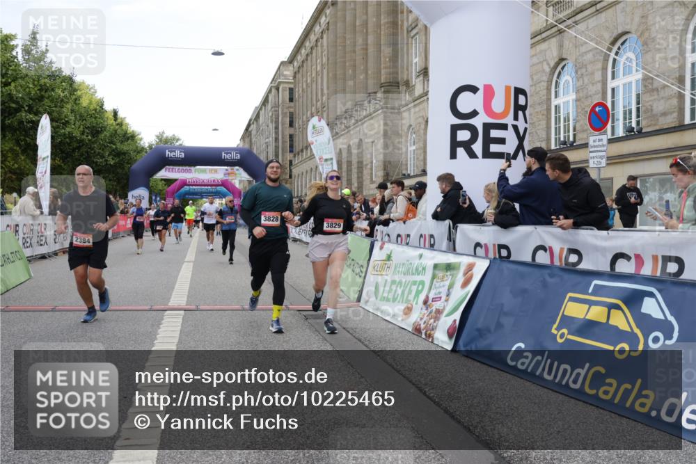 06.09.2026 - CURREX Alsterlauf Yannick Fuchs http://msf.ph/oto/10225465 06.09.2026 10:14:32 Ziel 2138, 2384, 2421, 2644, 3829, 4036, 4196, 4205, 4683, 4885, 5002, 5255, 5310, 5449, 6444 meine-sportfotos.de