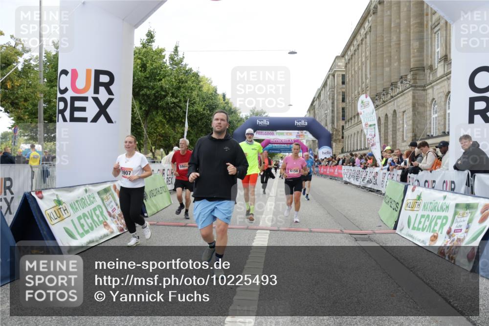 06.09.2026 - CURREX Alsterlauf Yannick Fuchs http://msf.ph/oto/10225493 06.09.2026 10:14:40 Ziel 2421, 2644, 3624, 3907, 4362, 4677, 4683, 5310, 5965, 6158, 6332 meine-sportfotos.de