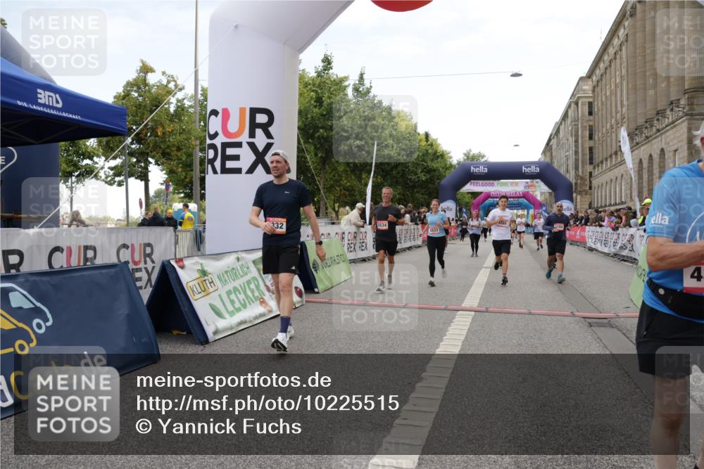 06.09.2026 - CURREX Alsterlauf Yannick Fuchs http://msf.ph/oto/10225515 06.09.2026 10:14:45 Ziel 3184, 3260, 3624, 3907, 4362, 4677, 5078, 5533, 5534, 5965, 6053, 6158, 6332 meine-sportfotos.de