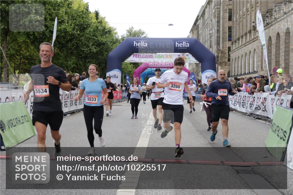 06.09.2026 - CURREX Alsterlauf Yannick Fuchs http://msf.ph/oto/10225517 06.09.2026 10:14:46 Ziel 3121, 3184, 3260, 3624, 3907, 4362, 4649, 4677, 5078, 5533, 5534, 5965, 6015, 6053, 6158, 6332 meine-sportfotos.de