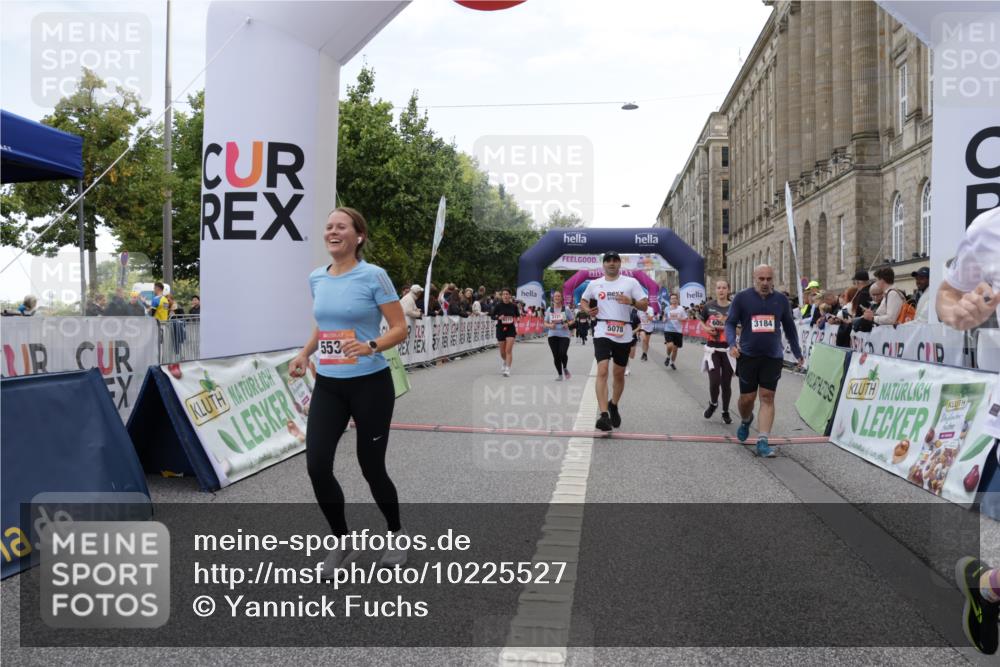 06.09.2026 - CURREX Alsterlauf Yannick Fuchs http://msf.ph/oto/10225527 06.09.2026 10:14:48 Ziel 3121, 3184, 3260, 4362, 4649, 4677, 5078, 5533, 5534, 5802, 6015, 6053, 6158, 6332 meine-sportfotos.de