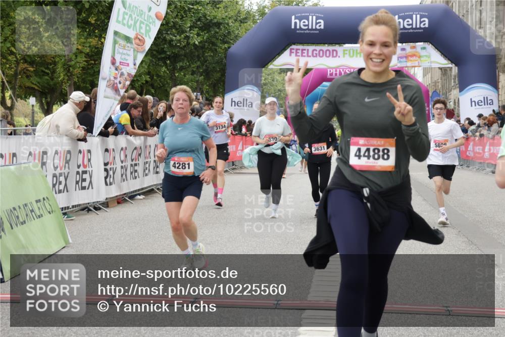 06.09.2026 - CURREX Alsterlauf Yannick Fuchs http://msf.ph/oto/10225560 06.09.2026 10:14:56 Ziel 3121, 3134, 3614, 3630, 3631, 4281, 4488, 4528, 4649, 5036, 5616, 5802, 5896, 6015, 6053 meine-sportfotos.de