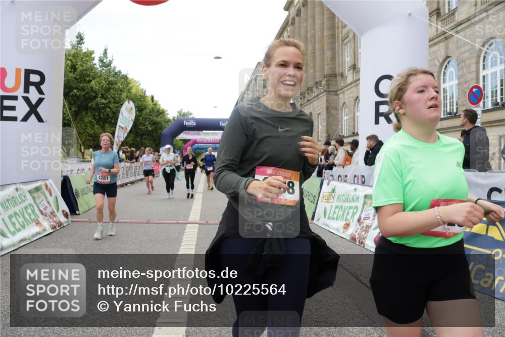06.09.2026 - CURREX Alsterlauf Yannick Fuchs http://msf.ph/oto/10225564 06.09.2026 10:14:57 Ziel 2860, 3121, 3134, 3614, 3630, 3631, 4281, 4488, 4528, 4649, 5036, 5616, 5802, 5896, 6015 meine-sportfotos.de