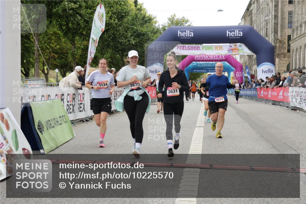 06.09.2026 - CURREX Alsterlauf Yannick Fuchs http://msf.ph/oto/10225570 06.09.2026 10:14:59 Ziel 2860, 3134, 3614, 3630, 3631, 4281, 4488, 4528, 5036, 5616, 5802, 5896, 8081 meine-sportfotos.de