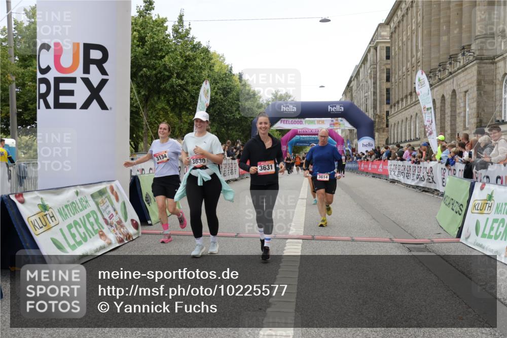 06.09.2026 - CURREX Alsterlauf Yannick Fuchs http://msf.ph/oto/10225577 06.09.2026 10:15:00 Ziel 2860, 3134, 3614, 3630, 3631, 4281, 4488, 4528, 5036, 5616, 5896, 8081 meine-sportfotos.de
