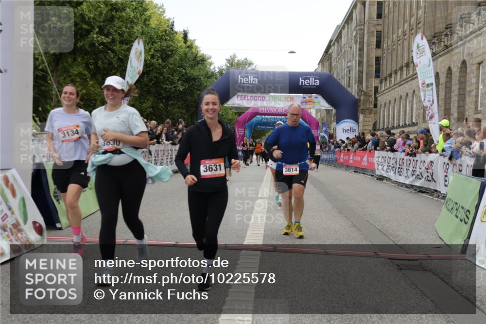 06.09.2026 - CURREX Alsterlauf Yannick Fuchs http://msf.ph/oto/10225578 06.09.2026 10:15:00 Ziel 2860, 3134, 3614, 3630, 3631, 4281, 4488, 4528, 5036, 5616, 5896, 8081 meine-sportfotos.de