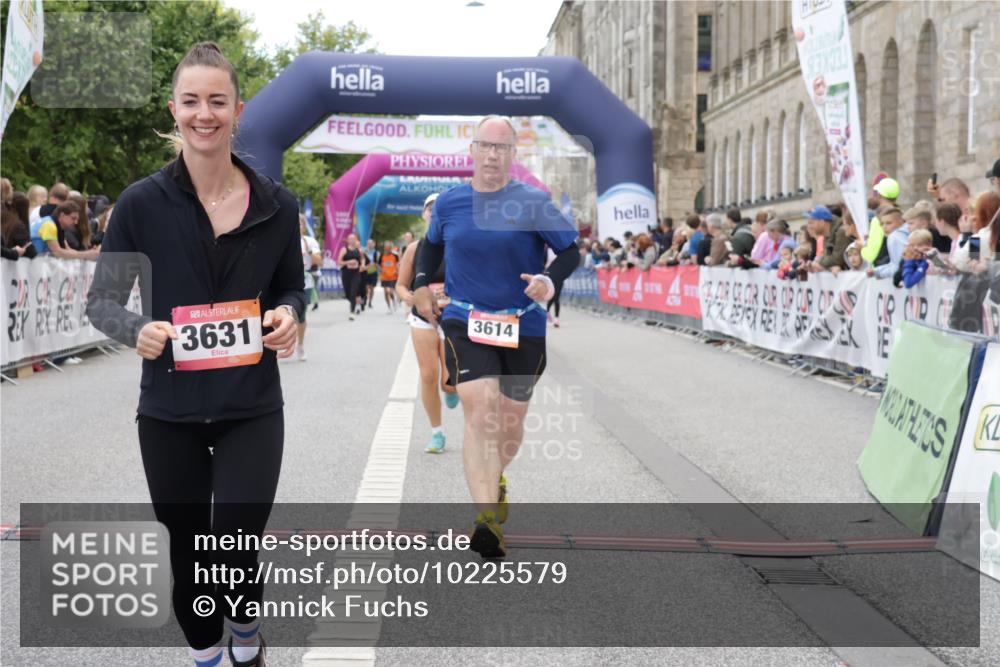 06.09.2026 - CURREX Alsterlauf Yannick Fuchs http://msf.ph/oto/10225579 06.09.2026 10:15:00 Ziel 2860, 3134, 3614, 3630, 3631, 4281, 4488, 4528, 5036, 5616, 5896, 8081 meine-sportfotos.de