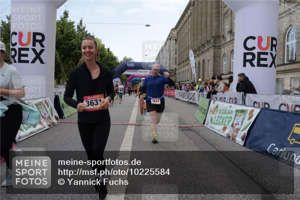 06.09.2026 - CURREX Alsterlauf Yannick Fuchs http://msf.ph/oto/10225584 06.09.2026 10:15:01 Ziel 2860, 3134, 3614, 3630, 3631, 4281, 4488, 4497, 4528, 5036, 5616, 5896, 8081 meine-sportfotos.de