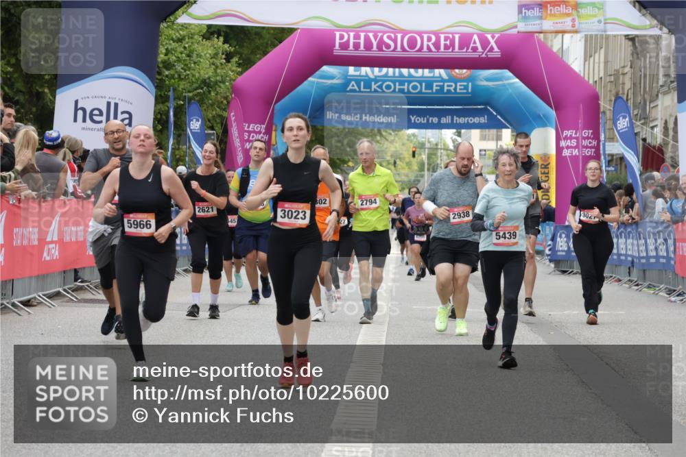 06.09.2026 - CURREX Alsterlauf Yannick Fuchs http://msf.ph/oto/10225600 06.09.2026 10:15:06 Ziel 2789, 2860, 3023, 3134, 3454, 3614, 3630, 3631, 4497, 5439, 5630, 5966, 8081 meine-sportfotos.de