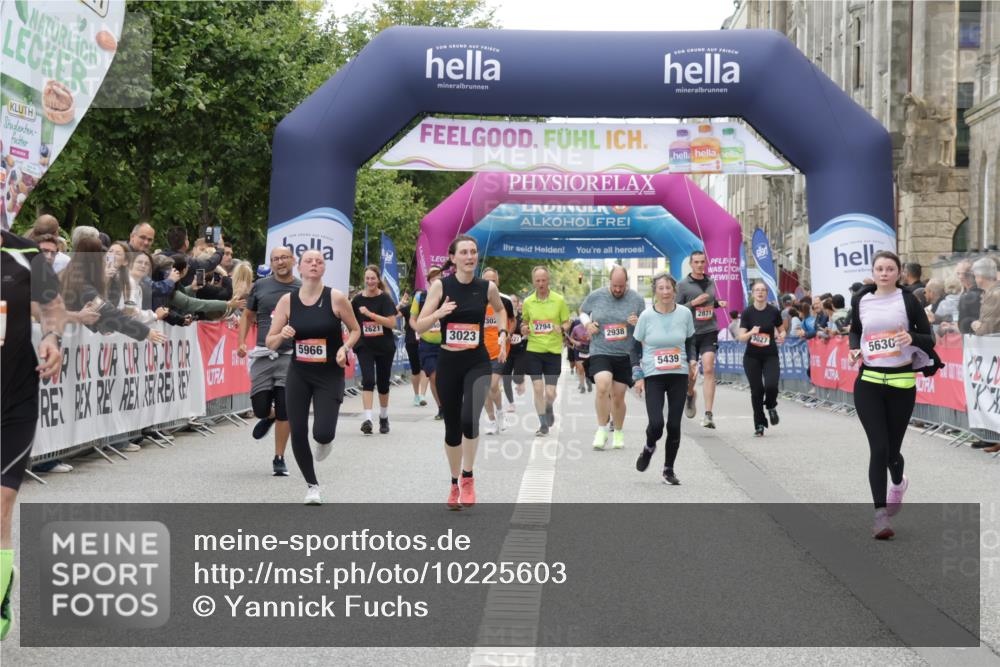 06.09.2026 - CURREX Alsterlauf Yannick Fuchs http://msf.ph/oto/10225603 06.09.2026 10:15:07 Ziel 2789, 2860, 3023, 3134, 3454, 3614, 3630, 3631, 4497, 5439, 5630, 5966, 8081 meine-sportfotos.de