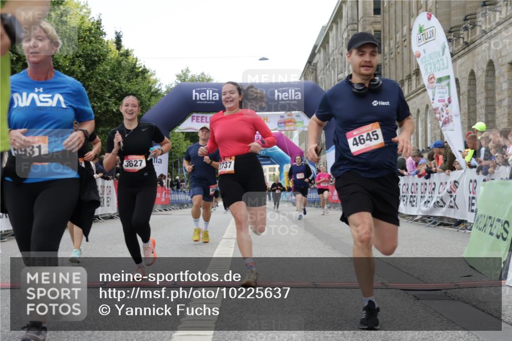 06.09.2026 - CURREX Alsterlauf Yannick Fuchs http://msf.ph/oto/10225637 06.09.2026 10:15:17 Ziel 2621, 2737, 2794, 2871, 2938, 3023, 3027, 3302, 3454, 3627, 4640, 4645, 5439, 5457, 5630, 5931, 5966, 6408 meine-sportfotos.de