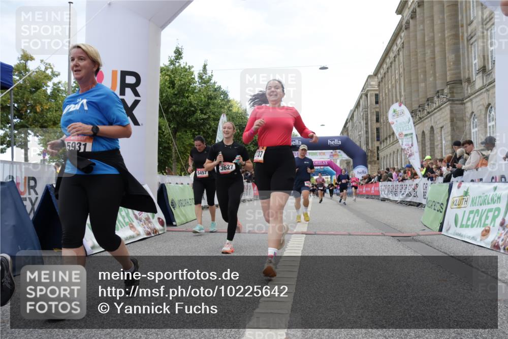 06.09.2026 - CURREX Alsterlauf Yannick Fuchs http://msf.ph/oto/10225642 06.09.2026 10:15:18 Ziel 2621, 2737, 2794, 2871, 2938, 3027, 3302, 3627, 4640, 4645, 5439, 5457, 5630, 5632, 5931, 5966, 6288, 6408 meine-sportfotos.de