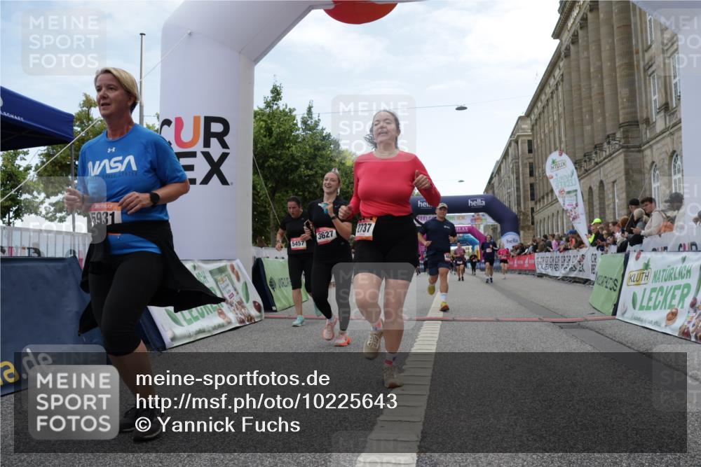 06.09.2026 - CURREX Alsterlauf Yannick Fuchs http://msf.ph/oto/10225643 06.09.2026 10:15:18 Ziel 2621, 2737, 2794, 2871, 2938, 3027, 3302, 3627, 4640, 4645, 5439, 5457, 5630, 5632, 5931, 5966, 6288, 6408 meine-sportfotos.de