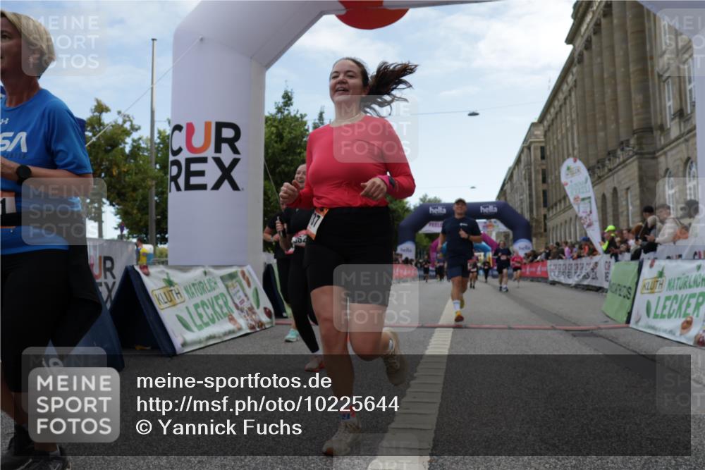 06.09.2026 - CURREX Alsterlauf Yannick Fuchs http://msf.ph/oto/10225644 06.09.2026 10:15:19 Ziel 2621, 2737, 2794, 2871, 2938, 3027, 3302, 3627, 4640, 4645, 5457, 5632, 5931, 6288, 6408 meine-sportfotos.de