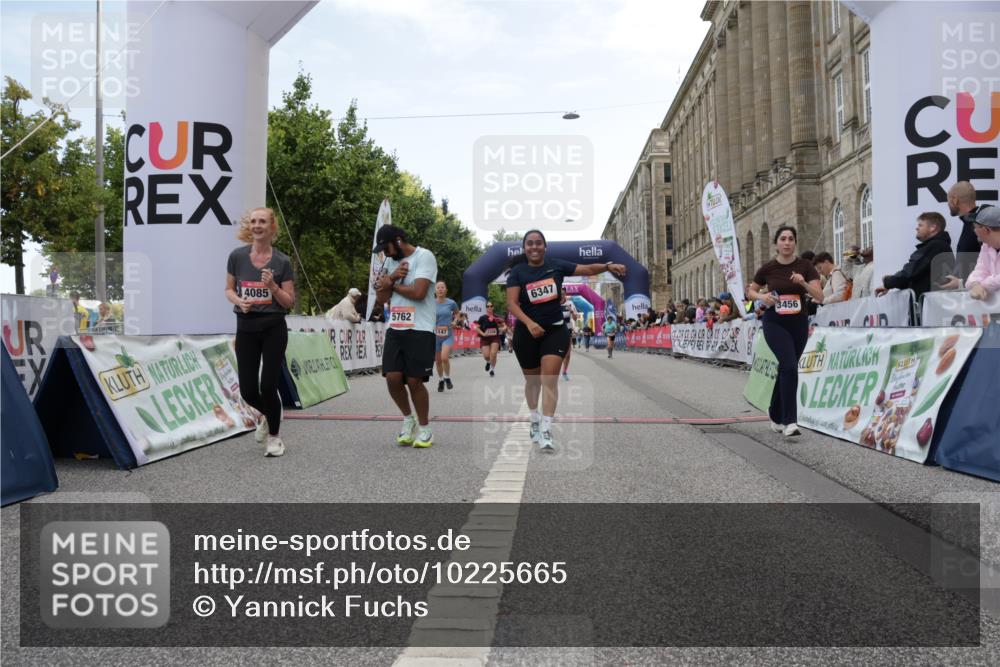06.09.2026 - CURREX Alsterlauf Yannick Fuchs http://msf.ph/oto/10225665 06.09.2026 10:15:34 Ziel 2503, 2690, 3188, 3456, 3834, 4085, 4354, 4392, 5147, 5187, 5762, 5797, 6189, 6336, 6347, 6461 meine-sportfotos.de