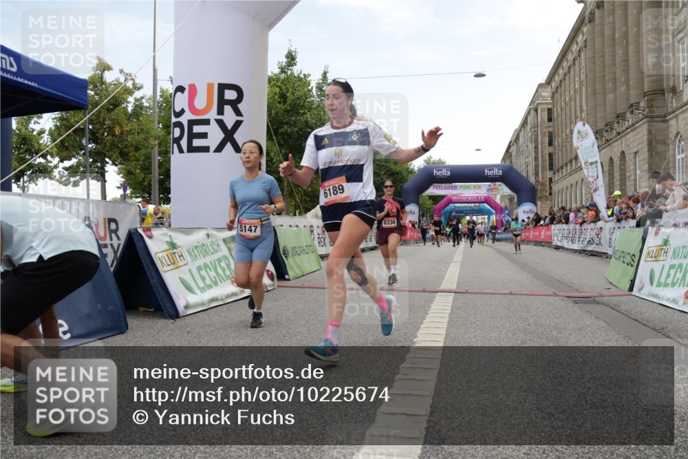 06.09.2026 - CURREX Alsterlauf Yannick Fuchs http://msf.ph/oto/10225674 06.09.2026 10:15:36 Ziel 2503, 2690, 3456, 3834, 4085, 4354, 4392, 5147, 5762, 6189, 6336, 6347, 6461 meine-sportfotos.de