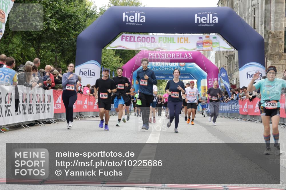 06.09.2026 - CURREX Alsterlauf Yannick Fuchs http://msf.ph/oto/10225686 06.09.2026 10:15:40 Ziel 3456, 3741, 3870, 4085, 4926, 5147, 5221, 5762, 6189, 6336, 6347 meine-sportfotos.de