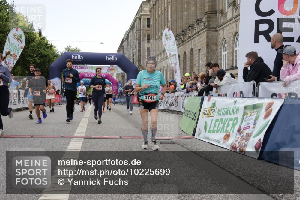 06.09.2026 - CURREX Alsterlauf Yannick Fuchs http://msf.ph/oto/10225699 06.09.2026 10:15:43 Ziel 1003, 2408, 2558, 2559, 3741, 3870, 4600, 4926, 5147, 5221, 6022, 6097, 6189, 6336 meine-sportfotos.de