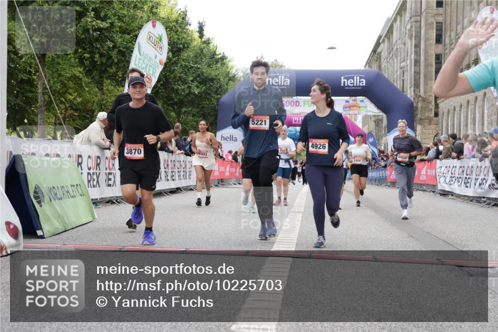 06.09.2026 - CURREX Alsterlauf Yannick Fuchs http://msf.ph/oto/10225703 06.09.2026 10:15:44 Ziel 1003, 2408, 2558, 2559, 3741, 3870, 4600, 4926, 5221, 6022, 6097, 6336 meine-sportfotos.de