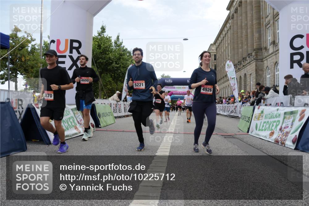 06.09.2026 - CURREX Alsterlauf Yannick Fuchs http://msf.ph/oto/10225712 06.09.2026 10:15:46 Ziel 1003, 2408, 2558, 2559, 3741, 3870, 4547, 4600, 4926, 5221, 6022, 6097 meine-sportfotos.de