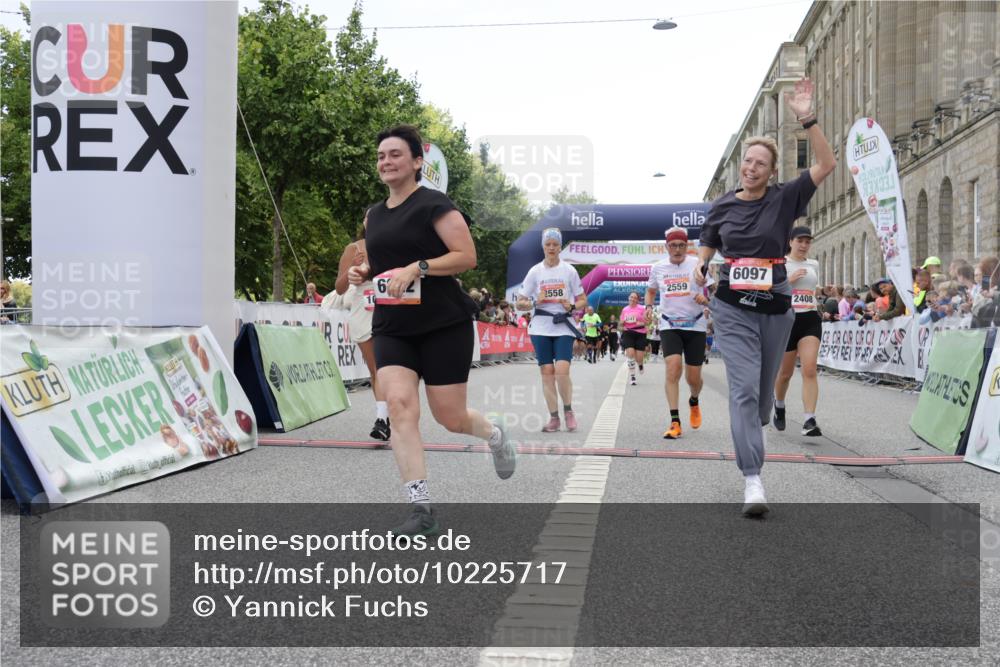 06.09.2026 - CURREX Alsterlauf Yannick Fuchs http://msf.ph/oto/10225717 06.09.2026 10:15:47 Ziel 1003, 2408, 2558, 2559, 3741, 3870, 4547, 4600, 4926, 5221, 6022, 6097 meine-sportfotos.de