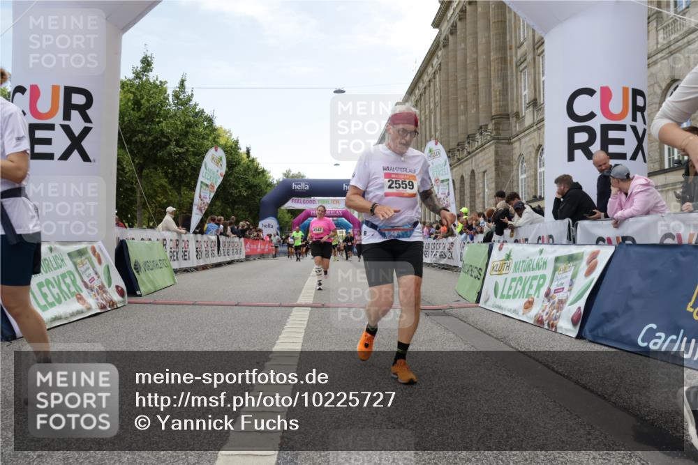 06.09.2026 - CURREX Alsterlauf Yannick Fuchs http://msf.ph/oto/10225727 06.09.2026 10:15:50 Ziel 1003, 2408, 2558, 2559, 3741, 3870, 4547, 4600, 4926, 5221, 6022, 6097 meine-sportfotos.de