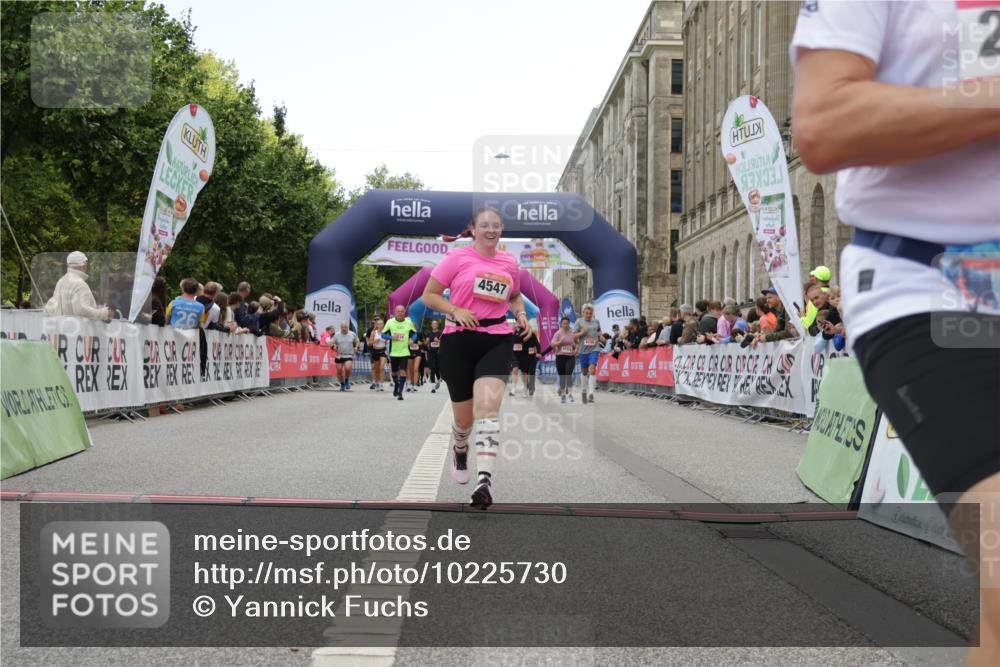 06.09.2026 - CURREX Alsterlauf Yannick Fuchs http://msf.ph/oto/10225730 06.09.2026 10:15:51 Ziel 1003, 2408, 2558, 2559, 3870, 4547, 4600, 4926, 5221, 6022, 6097 meine-sportfotos.de