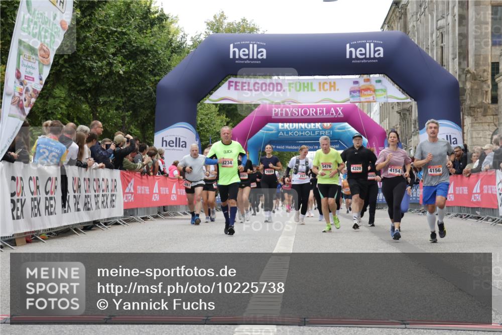 06.09.2026 - CURREX Alsterlauf Yannick Fuchs http://msf.ph/oto/10225738 06.09.2026 10:15:53 Ziel 1003, 2408, 2558, 2559, 4154, 4156, 4547, 4600, 6022, 6097 meine-sportfotos.de