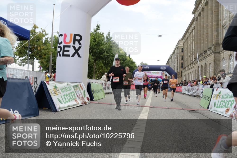 06.09.2026 - CURREX Alsterlauf Yannick Fuchs http://msf.ph/oto/10225796 06.09.2026 10:16:07 Ziel 2098, 2570, 2571, 2689, 2810, 3281, 3311, 3539, 4028, 4043, 4056, 4069, 4264, 4733, 5065, 5081, 5476, 5618, 5825, 5945, 8218 meine-sportfotos.de
